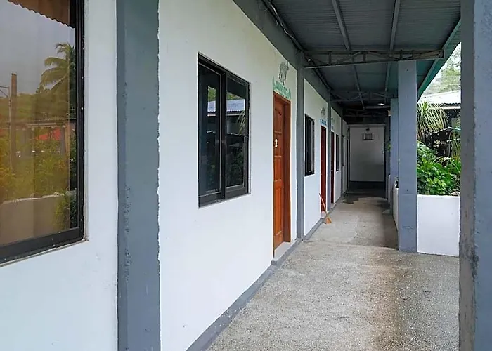 Reddoorz @ St Anthony 2*